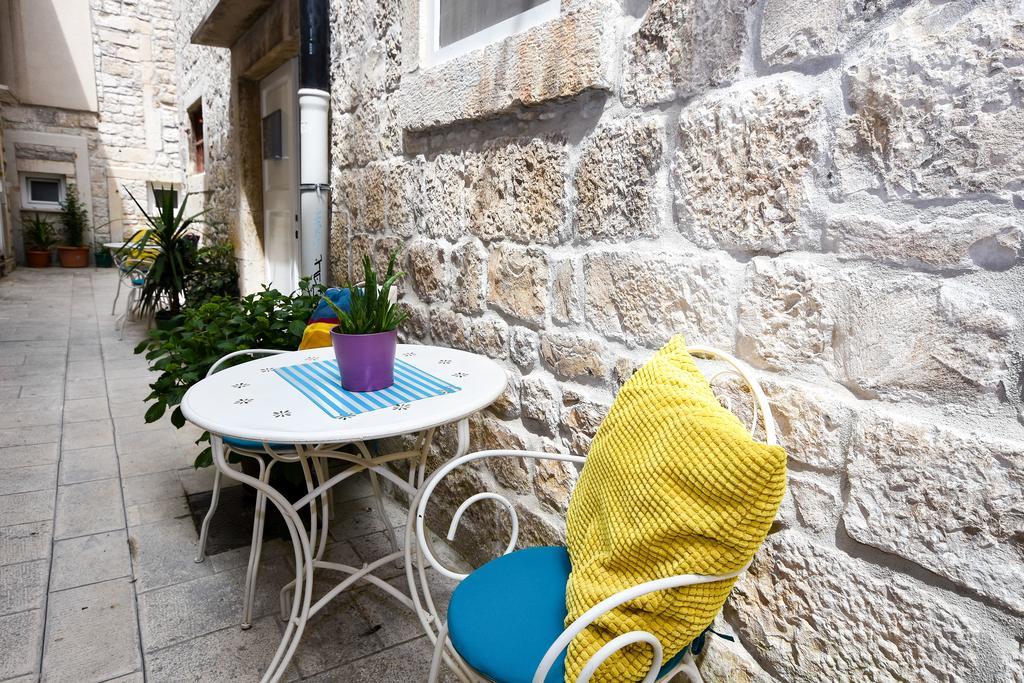 Tragos Lemon Tree Trogir Exterior foto